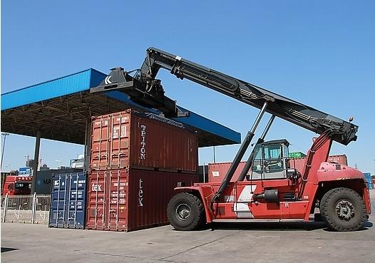 集裝箱.jpg 濾油機(jī)_濾油機(jī)海外市場(chǎng)新機(jī)遇